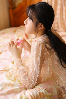 亚州国产午夜精华液妇人